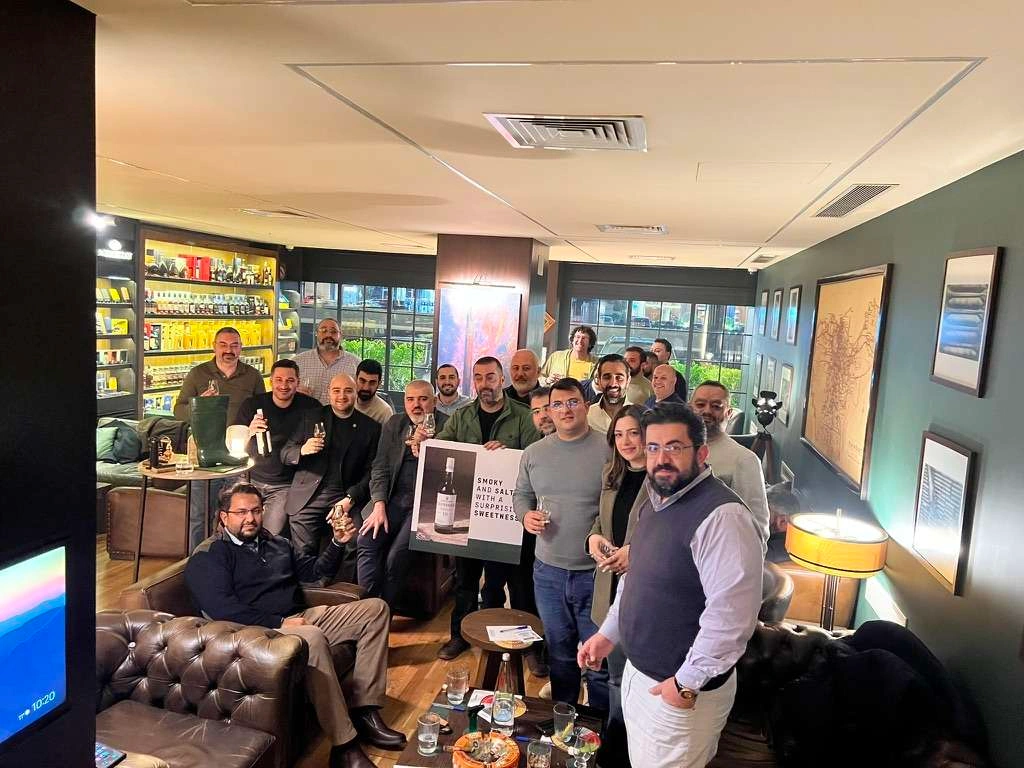 A Night of Peat and Passion: The Laphroaig Masterclass at Club Mareva Beirut - Image 3